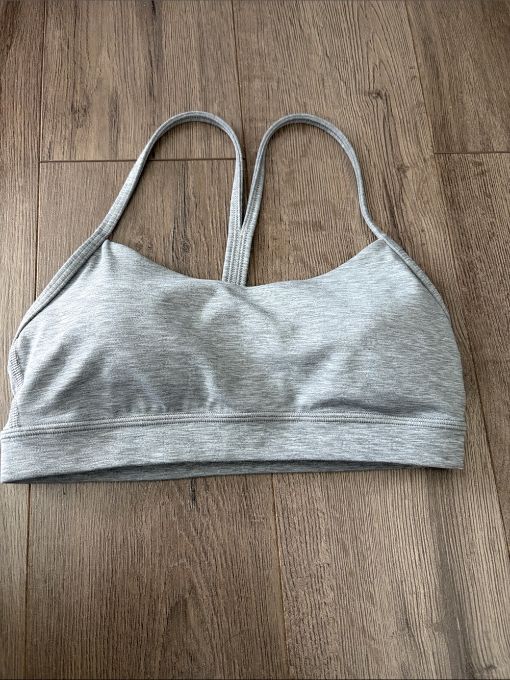 Lululemon Light Gray Women's Sportbra with Removable Cups. Size 6